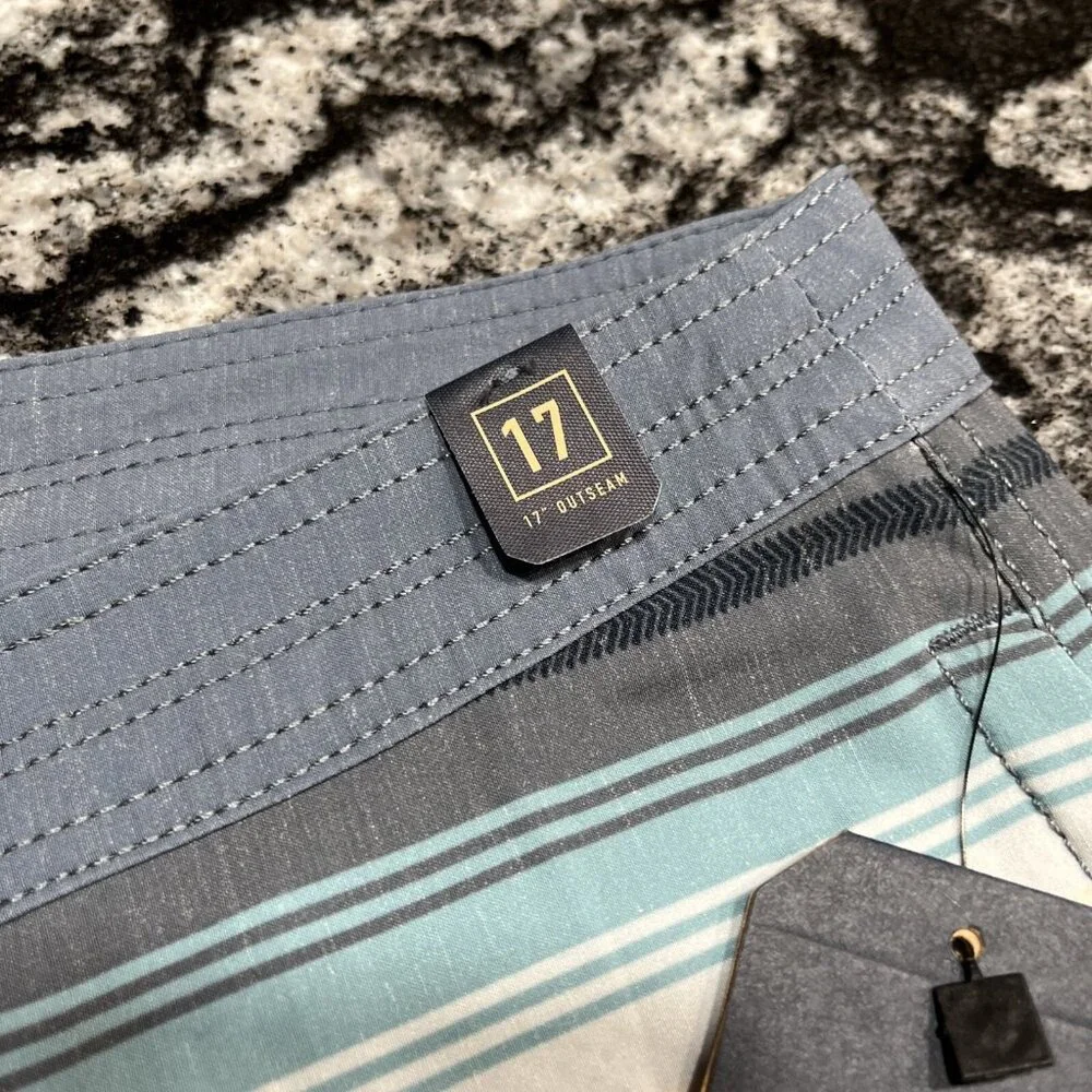 Roark Chiller Serape 17” Boardshorts Dark Sky Mens Size 34 NWT RB407